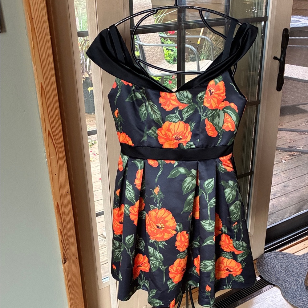 Horrockses Vintage 60's Black Sz. 12 Dress with Orange Floral Pattern‎